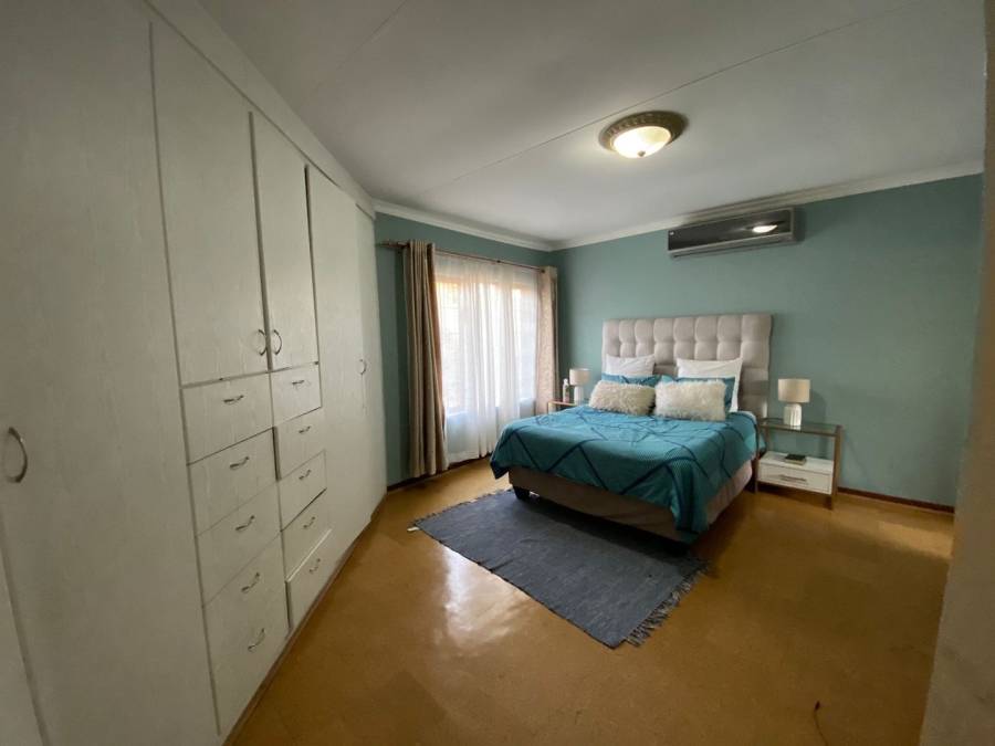 3 Bedroom Property for Sale in Thatchfield Manor Gauteng
