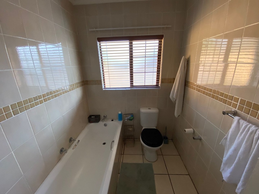 3 Bedroom Property for Sale in Thatchfield Manor Gauteng
