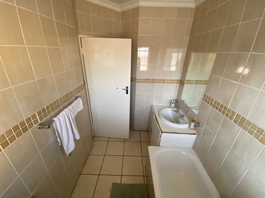 3 Bedroom Property for Sale in Thatchfield Manor Gauteng