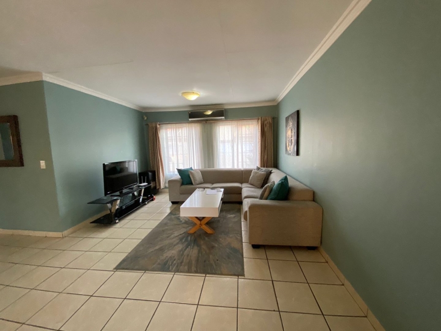 3 Bedroom Property for Sale in Thatchfield Manor Gauteng