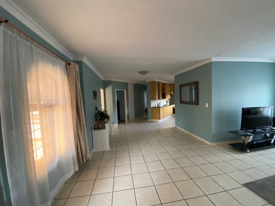 3 Bedroom Property for Sale in Thatchfield Manor Gauteng