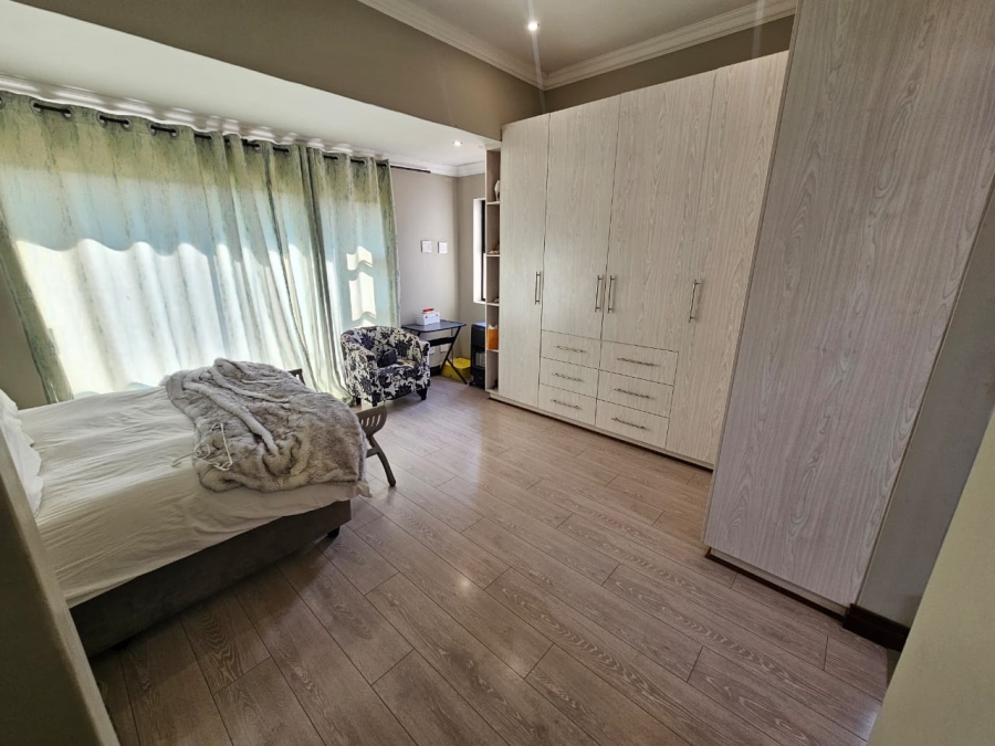 To Let 3 Bedroom Property for Rent in Midstream Estate Gauteng