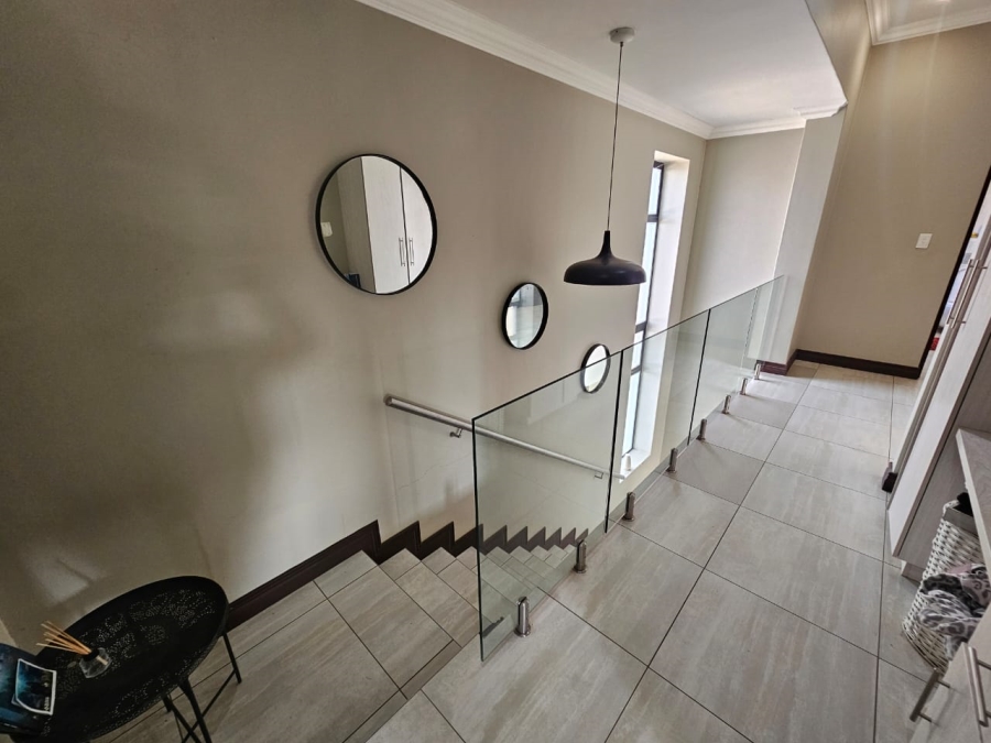 To Let 3 Bedroom Property for Rent in Midstream Estate Gauteng