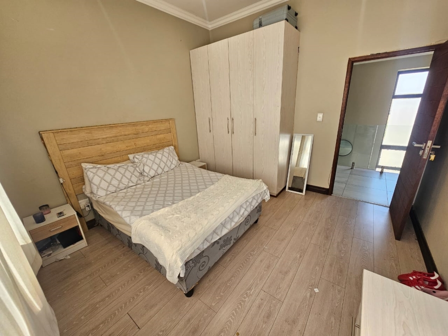 To Let 3 Bedroom Property for Rent in Midstream Estate Gauteng