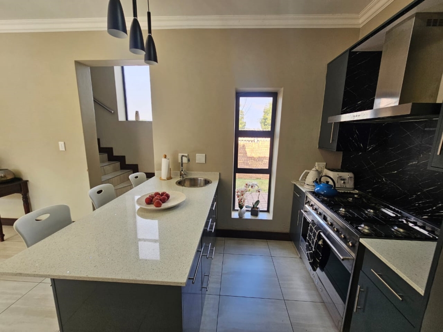 To Let 3 Bedroom Property for Rent in Midstream Estate Gauteng
