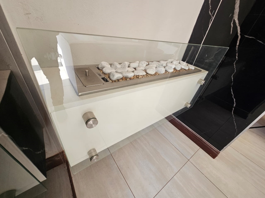 To Let 3 Bedroom Property for Rent in Midstream Estate Gauteng
