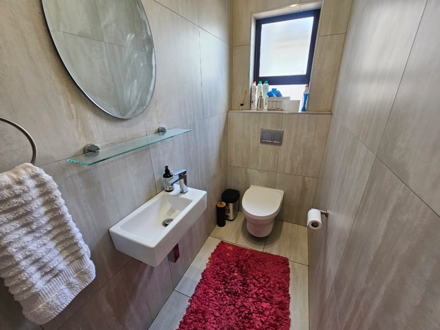 To Let 3 Bedroom Property for Rent in Midstream Estate Gauteng