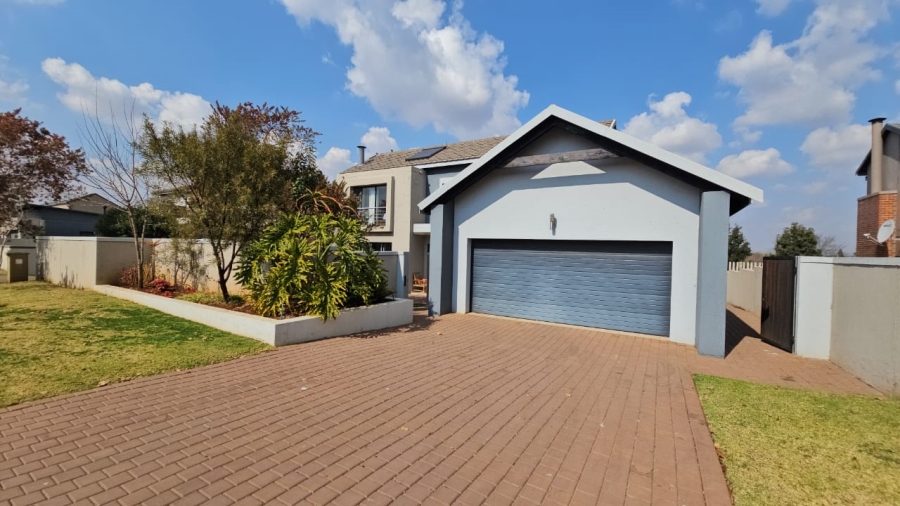 To Let 3 Bedroom Property for Rent in Midstream Estate Gauteng