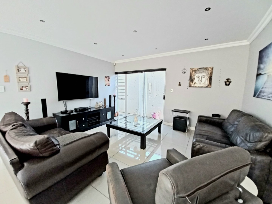 3 Bedroom Property for Sale in Edenvale Central Gauteng