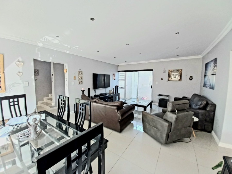 3 Bedroom Property for Sale in Edenvale Central Gauteng