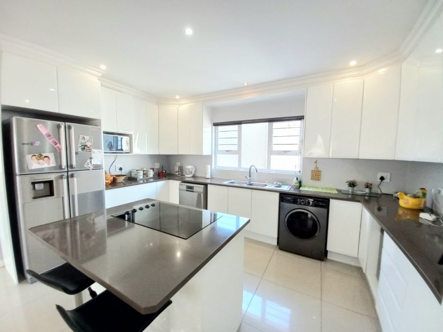3 Bedroom Property for Sale in Edenvale Central Gauteng