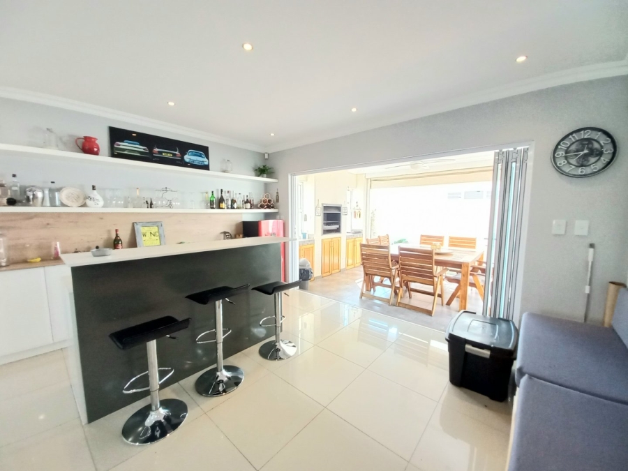 3 Bedroom Property for Sale in Edenvale Central Gauteng