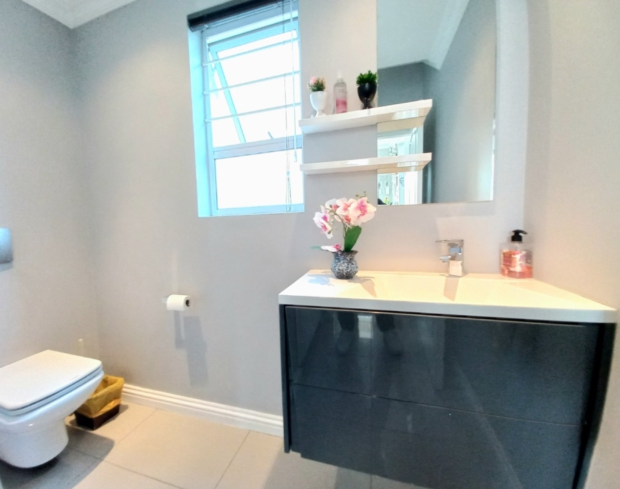 3 Bedroom Property for Sale in Edenvale Central Gauteng