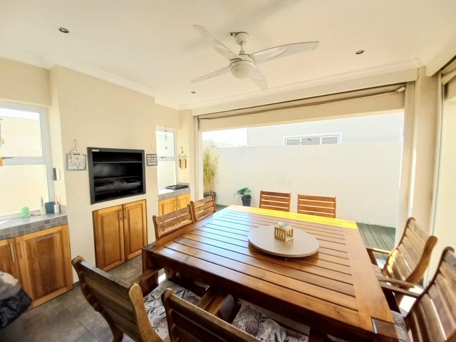 3 Bedroom Property for Sale in Edenvale Central Gauteng
