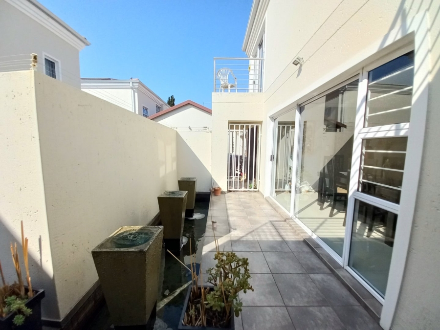 3 Bedroom Property for Sale in Edenvale Central Gauteng