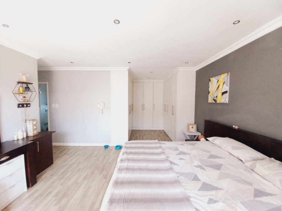 3 Bedroom Property for Sale in Edenvale Central Gauteng