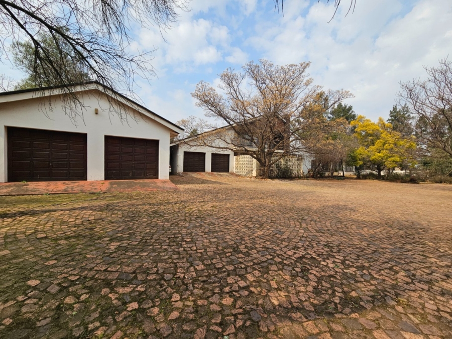 5 Bedroom Property for Sale in Mantevrede Gauteng
