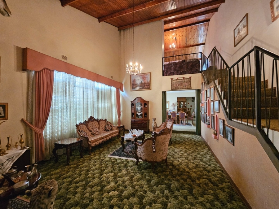 5 Bedroom Property for Sale in Mantevrede Gauteng