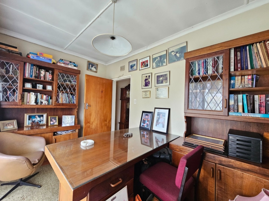 5 Bedroom Property for Sale in Mantevrede Gauteng