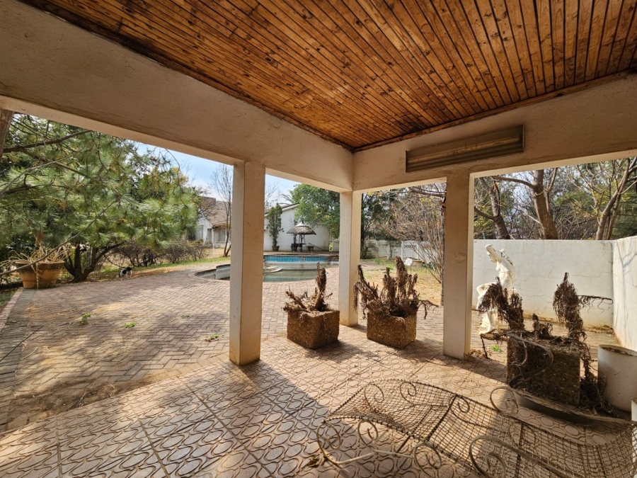 5 Bedroom Property for Sale in Mantevrede Gauteng
