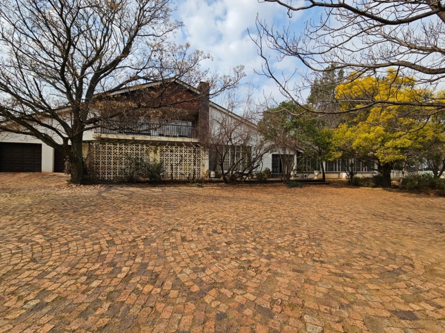5 Bedroom Property for Sale in Mantevrede Gauteng