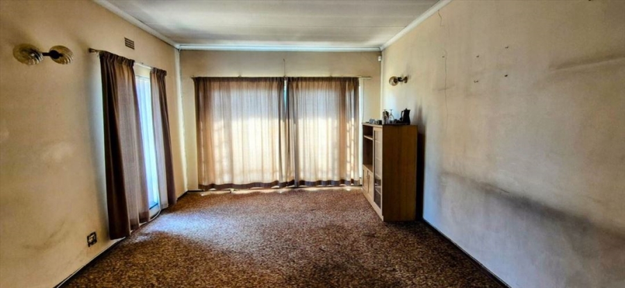 3 Bedroom Property for Sale in Glen Marais Gauteng