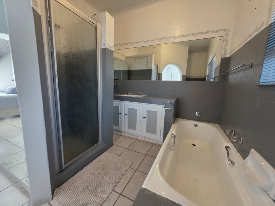 4 Bedroom Property for Sale in Magalieskruin Gauteng