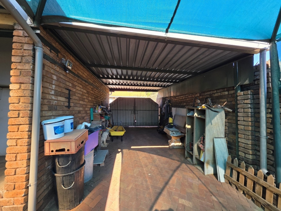 4 Bedroom Property for Sale in Magalieskruin Gauteng
