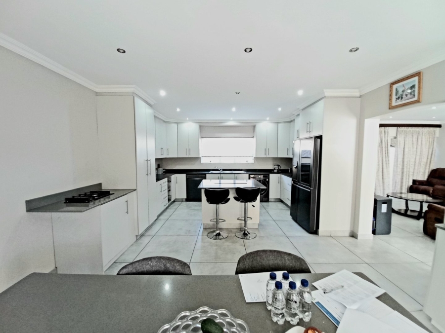 3 Bedroom Property for Sale in Edenvale Central Gauteng