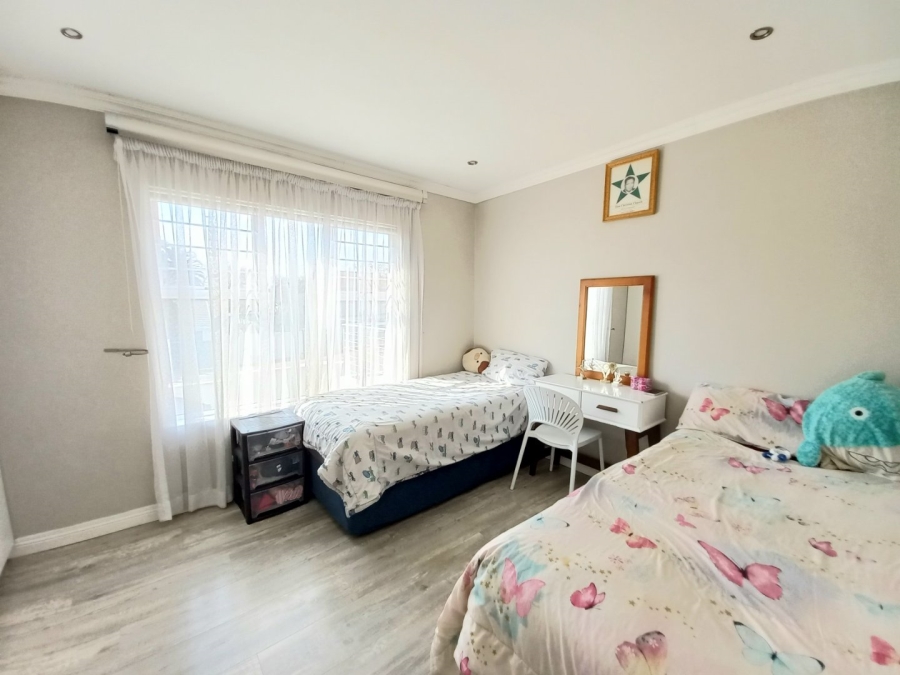 3 Bedroom Property for Sale in Edenvale Central Gauteng