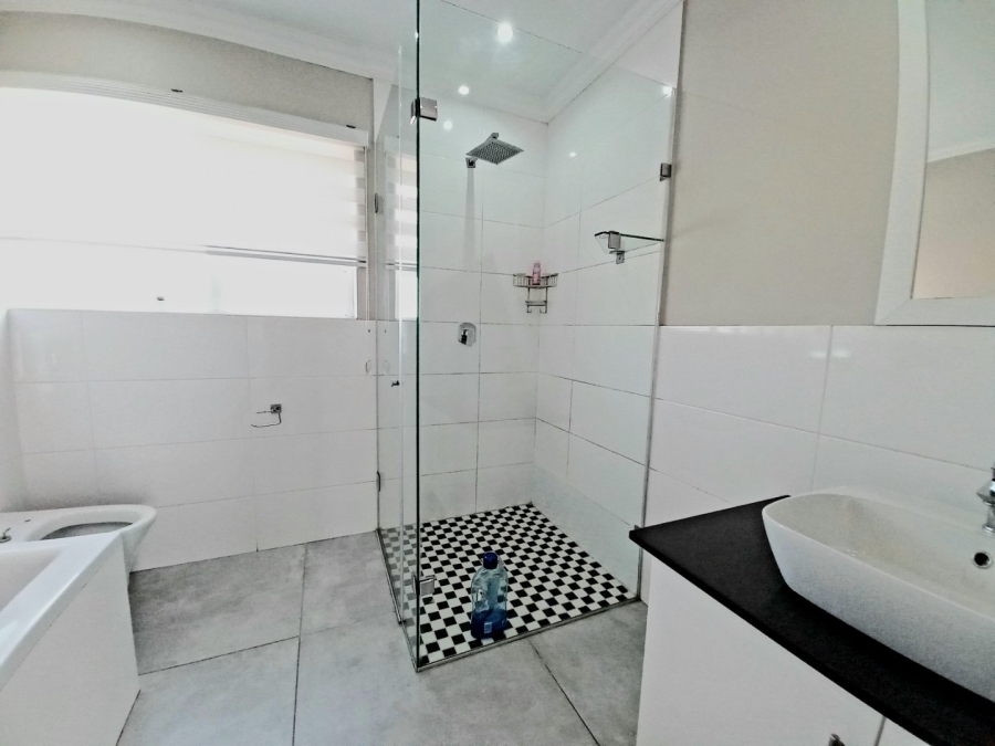3 Bedroom Property for Sale in Edenvale Central Gauteng