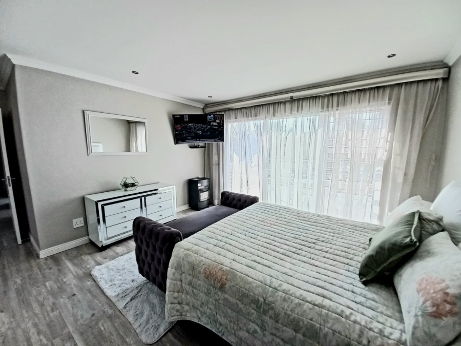 3 Bedroom Property for Sale in Edenvale Central Gauteng