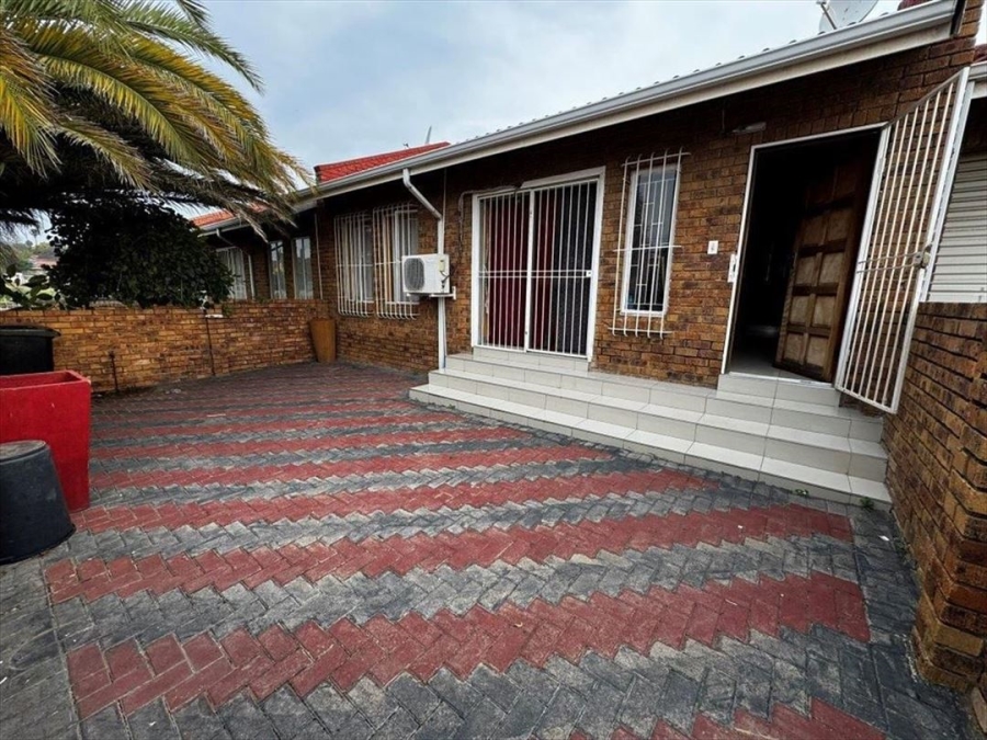 2 Bedroom Property for Sale in Norkem Park Gauteng