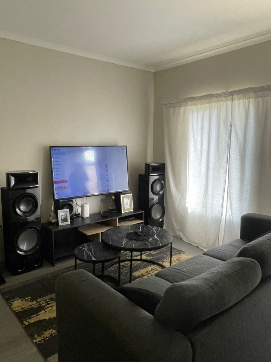 2 Bedroom Property for Sale in The Orchards Gauteng