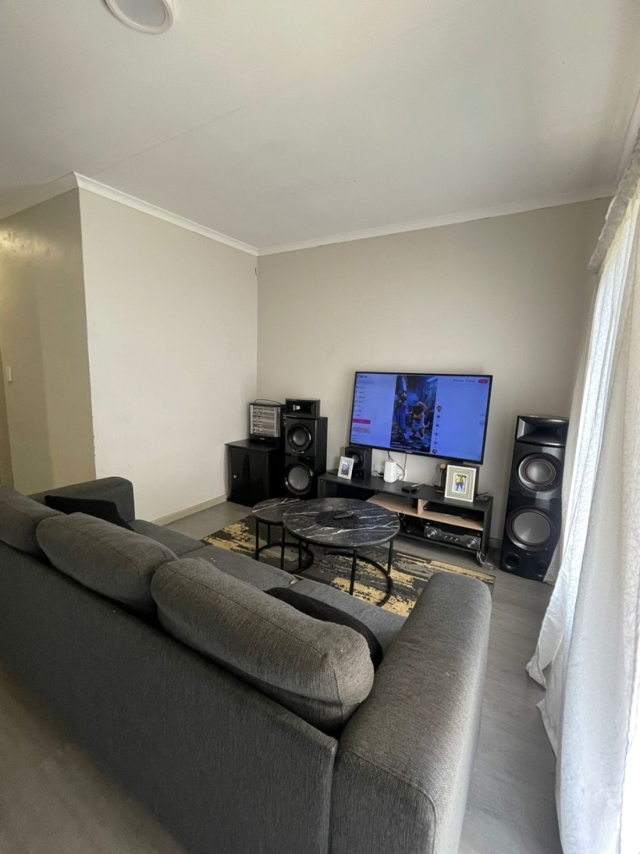 2 Bedroom Property for Sale in The Orchards Gauteng