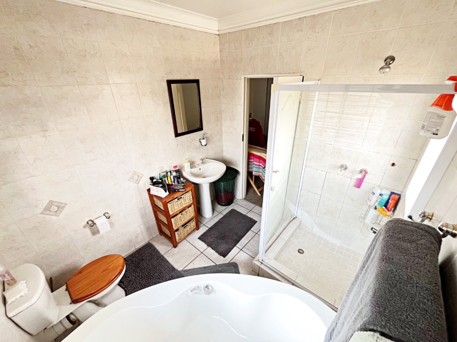 3 Bedroom Property for Sale in Amberfield Gauteng