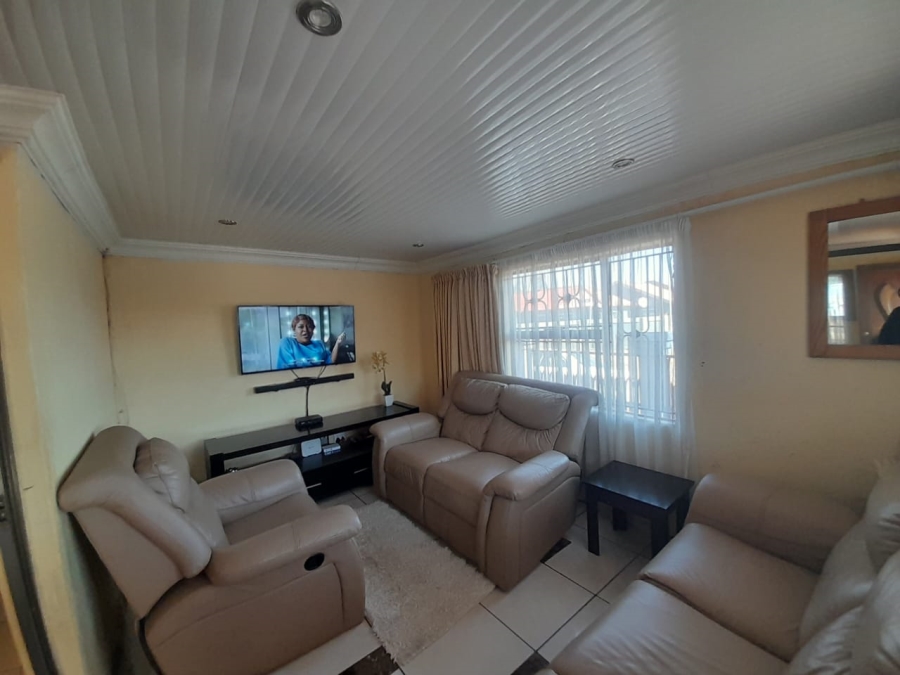  Bedroom Property for Sale in The Orchards Gauteng