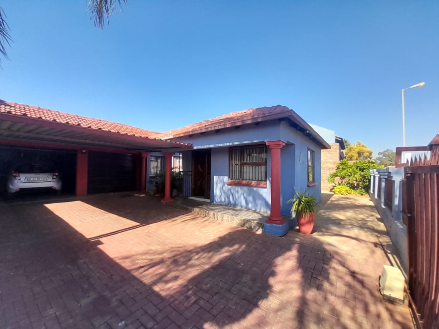  Bedroom Property for Sale in The Orchards Gauteng