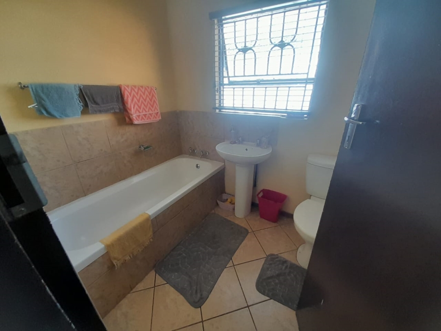  Bedroom Property for Sale in The Orchards Gauteng