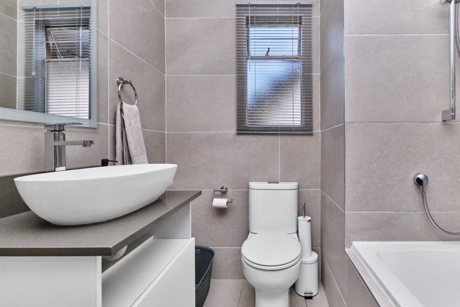  Bedroom Property for Sale in Radiokop Gauteng