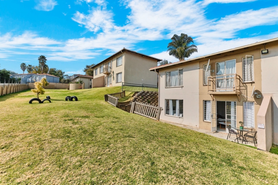  Bedroom Property for Sale in Radiokop Gauteng