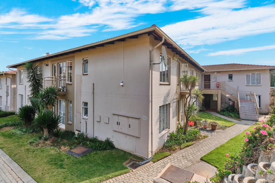  Bedroom Property for Sale in Radiokop Gauteng