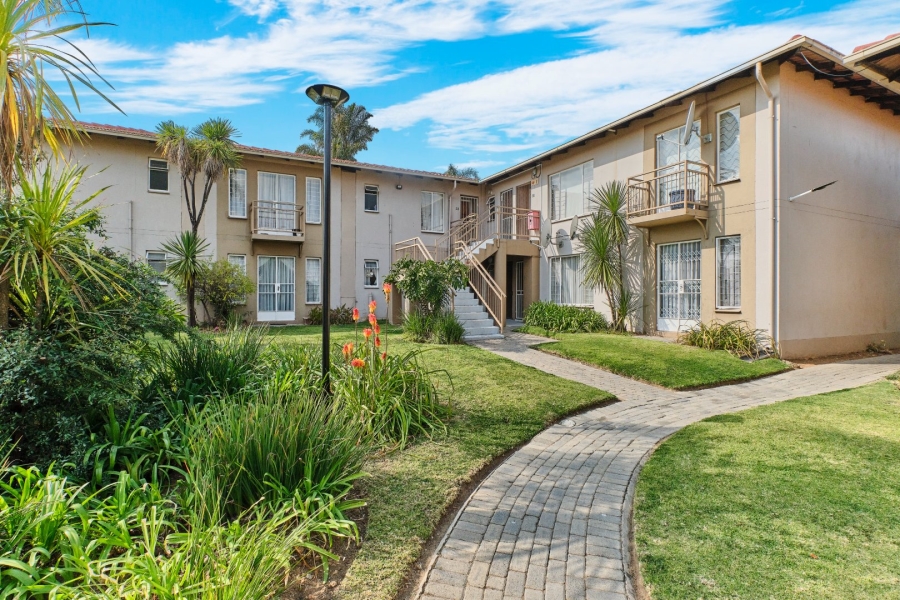  Bedroom Property for Sale in Radiokop Gauteng