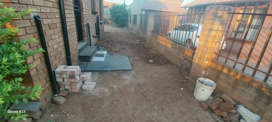 To Let 2 Bedroom Property for Rent in Soshanguve XX Gauteng