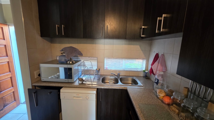 2 Bedroom Property for Sale in Doornpoort Gauteng