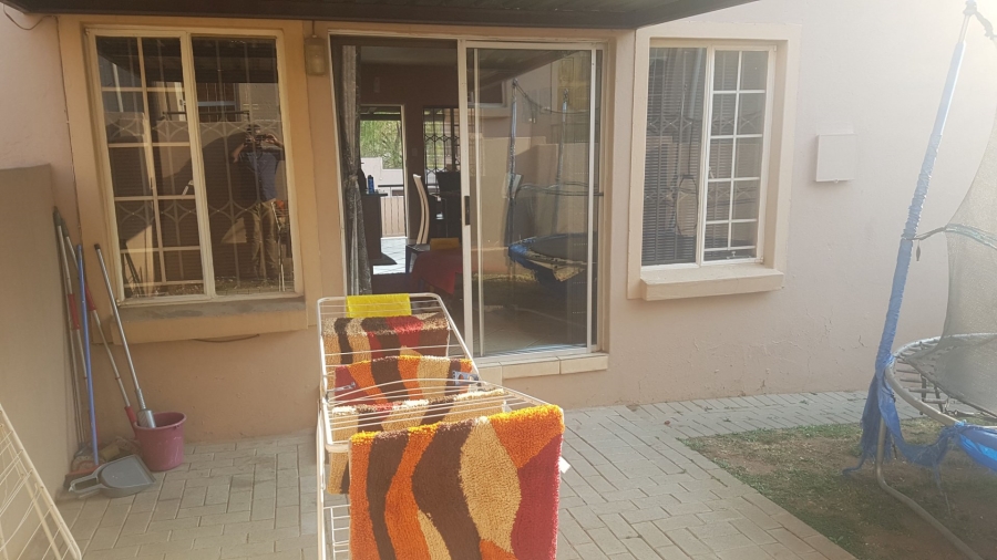 To Let 2 Bedroom Property for Rent in Halfway Gardens Gauteng