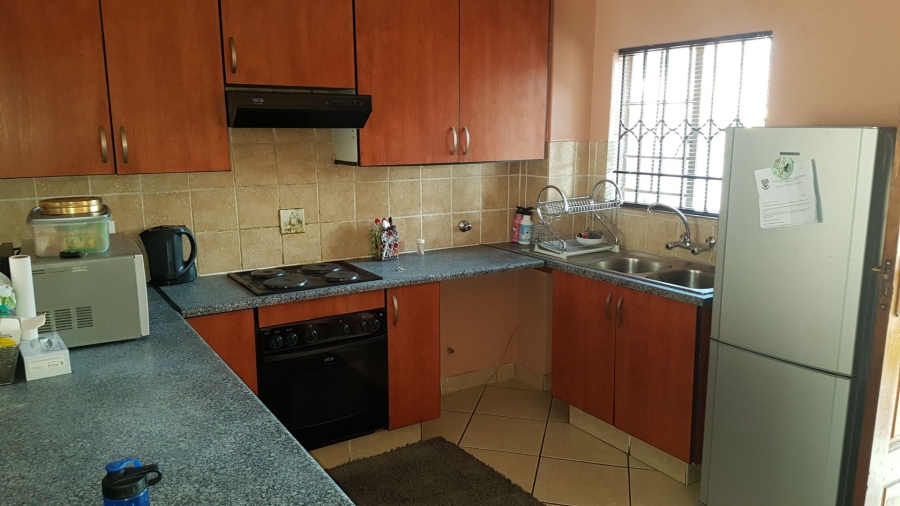 To Let 2 Bedroom Property for Rent in Halfway Gardens Gauteng
