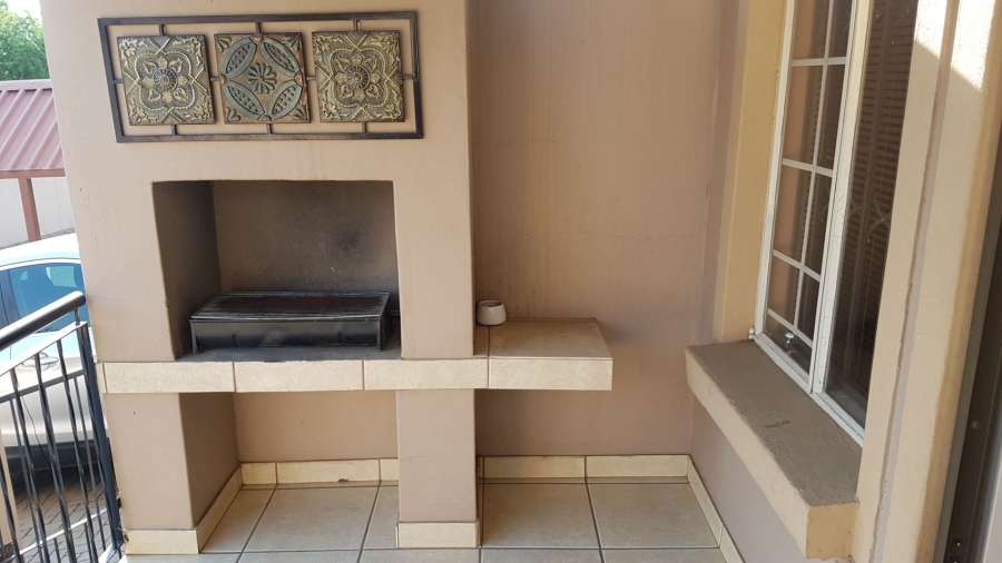 To Let 2 Bedroom Property for Rent in Halfway Gardens Gauteng