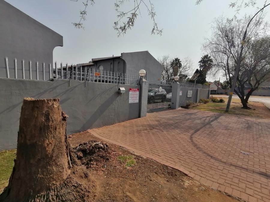 3 Bedroom Property for Sale in Verwoerdpark Gauteng
