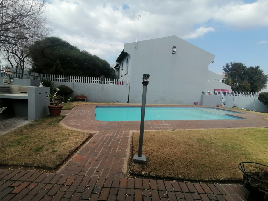 3 Bedroom Property for Sale in Verwoerdpark Gauteng